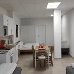 Eleonoras Ferienwohnung In Wuerzburg Stadt Mit Terrasse Im Erdgeschoss Inklusive Eigenen Parkplaetzen Vor Der Tuer